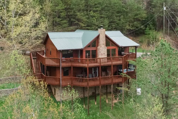 BareFoot Cabin exterior