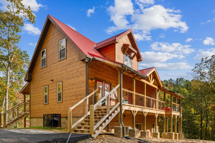 Hidden Cove Chalet exterior