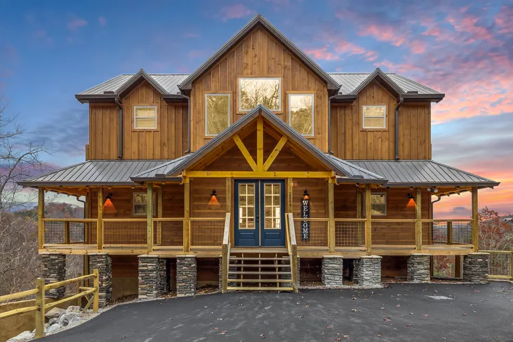 Treehouse Lodge exterior