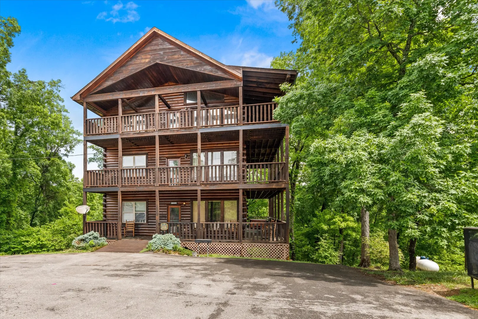 Smoky Mountain Lodge in the Smoky Mountains