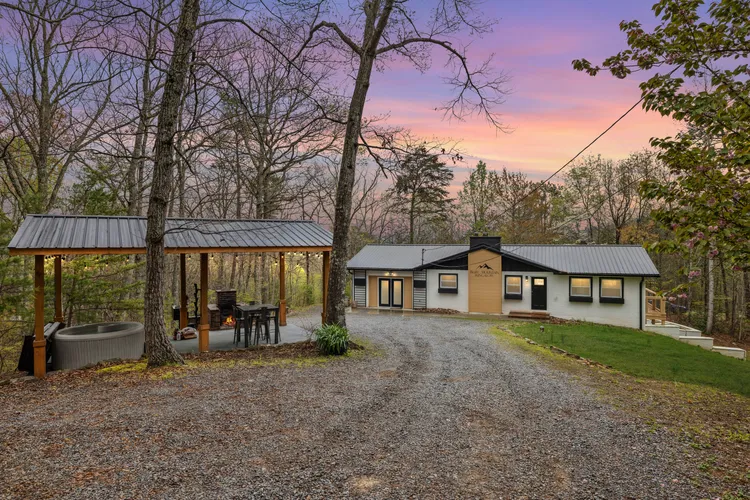 Bluff Mountain Bungalow exterior