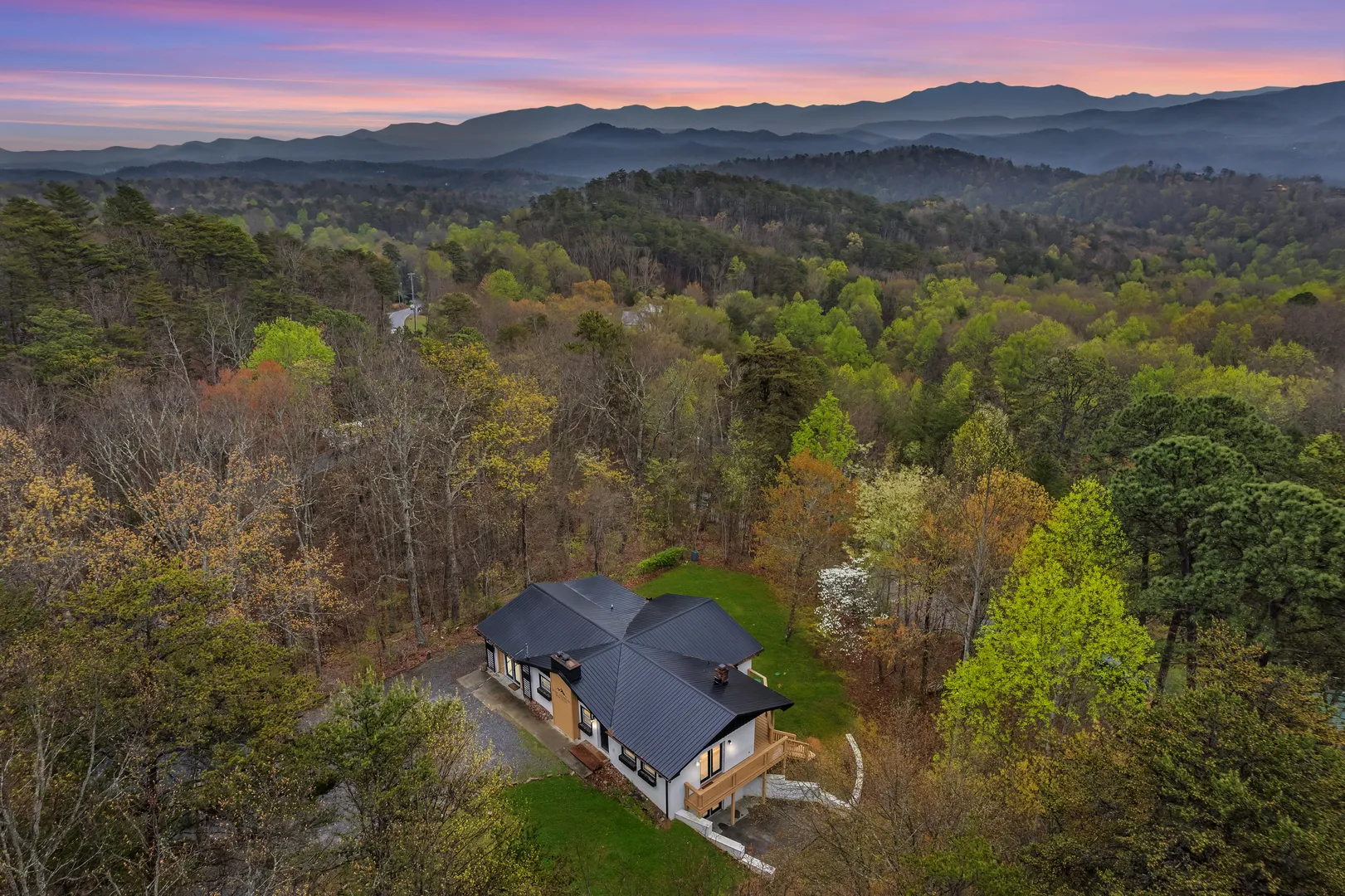Bluff Mountain Bungalow in the Smoky Mountains