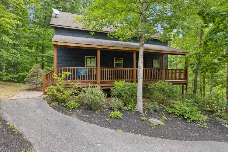 Blue Hawk Hideaway exterior