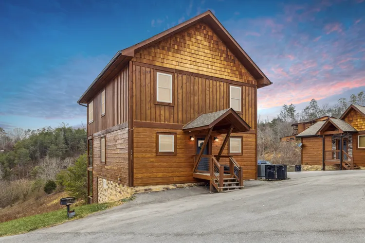 Eden Of The Smokies exterior