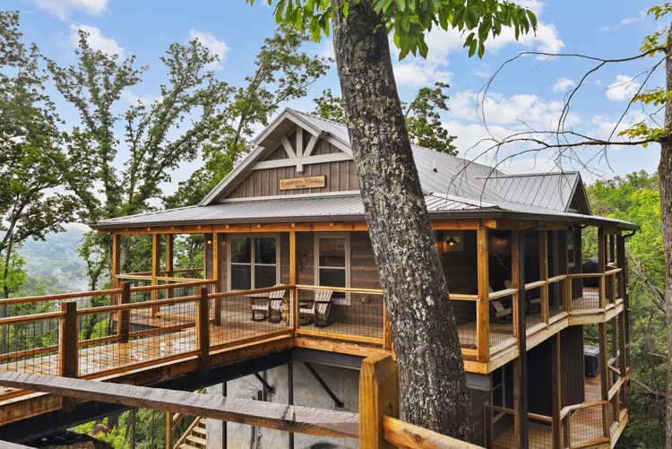 Tennessee Whiskey exterior