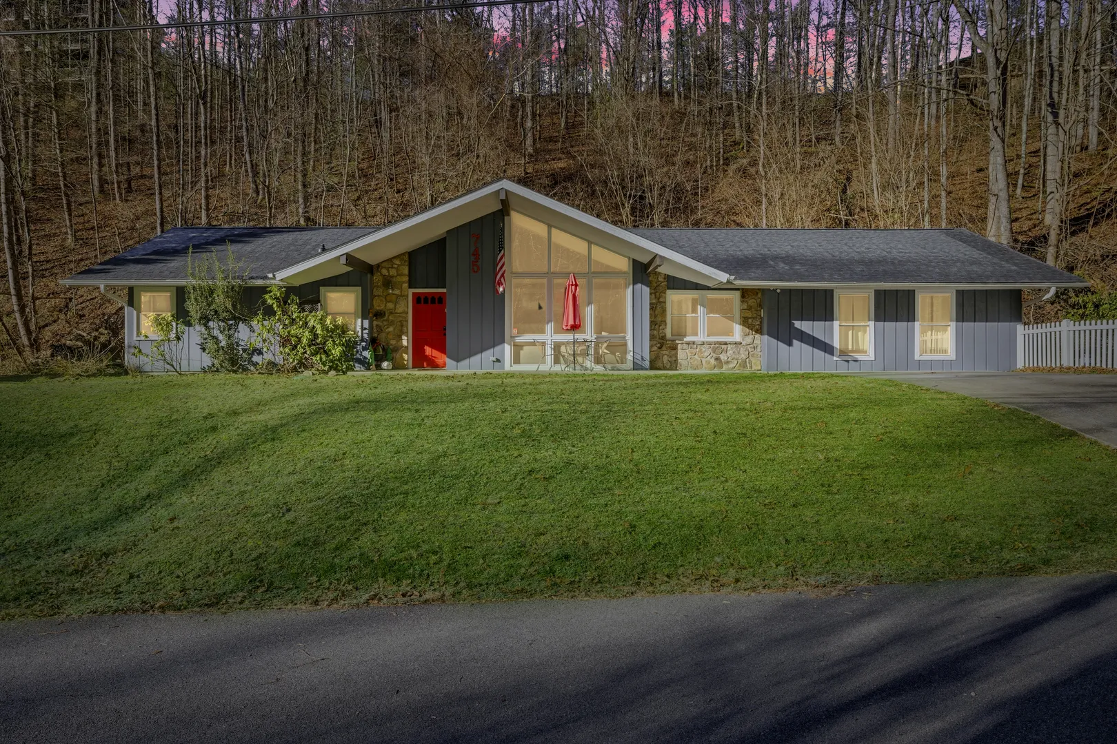 Smokin' Blue Villa in the Smoky Mountains