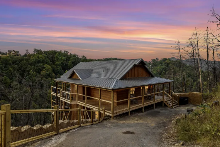Little Bear Lodge exterior