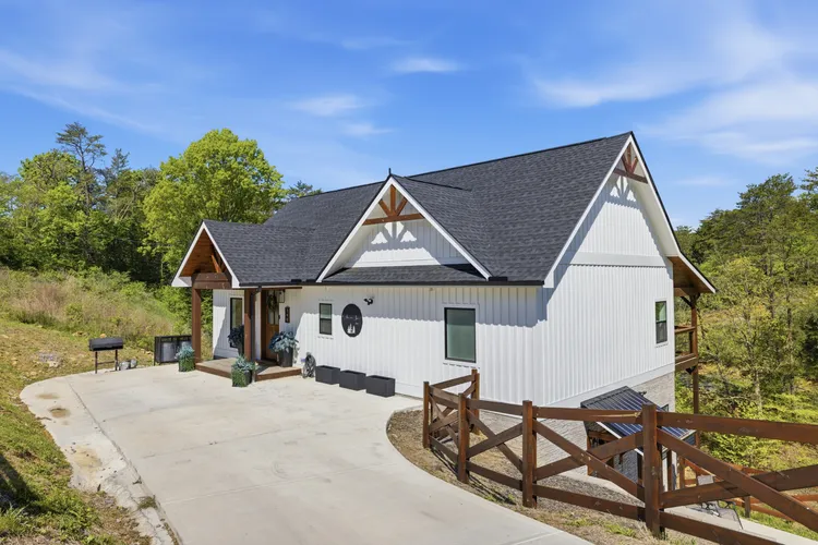 Black Bear Cove exterior