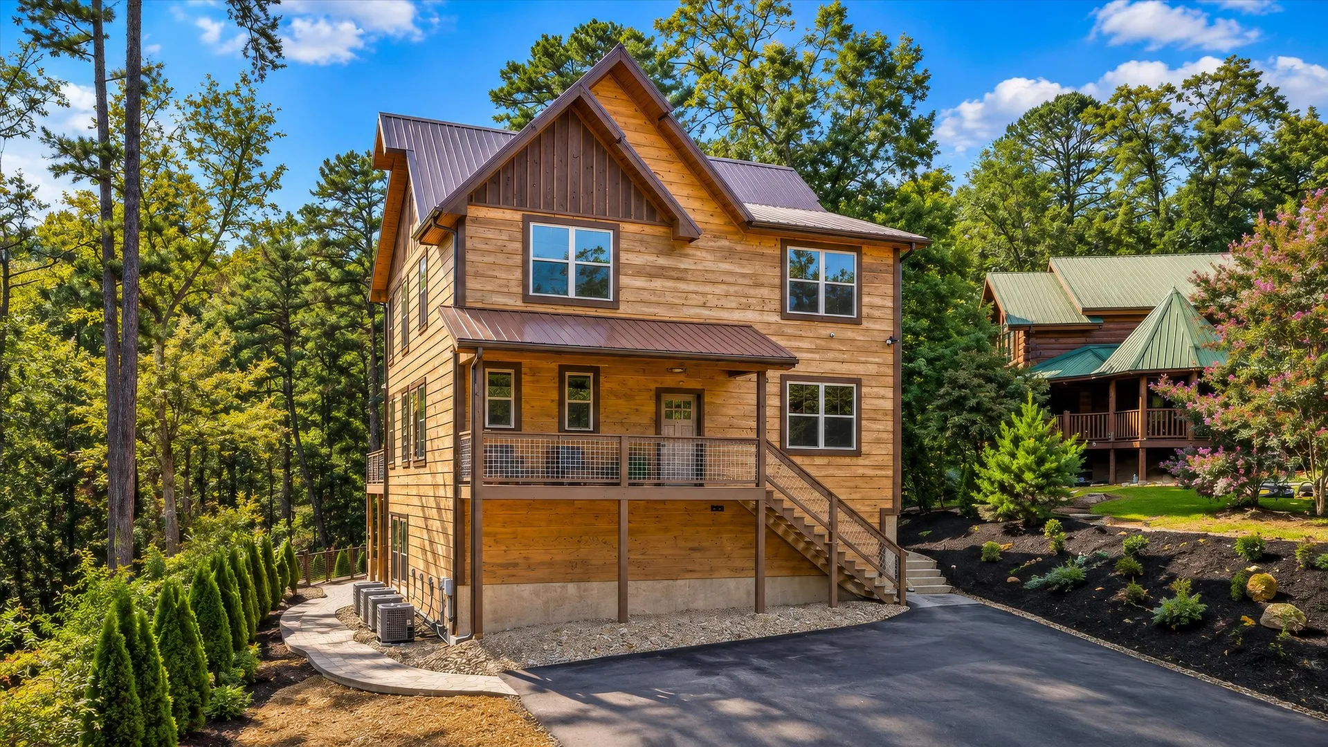 Putts and Pines Cabin Retreat in the Smoky Mountains