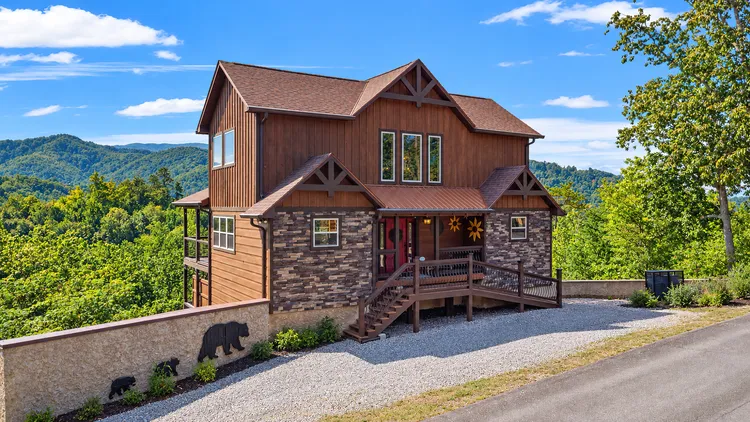 Thunder Bear Ridge exterior