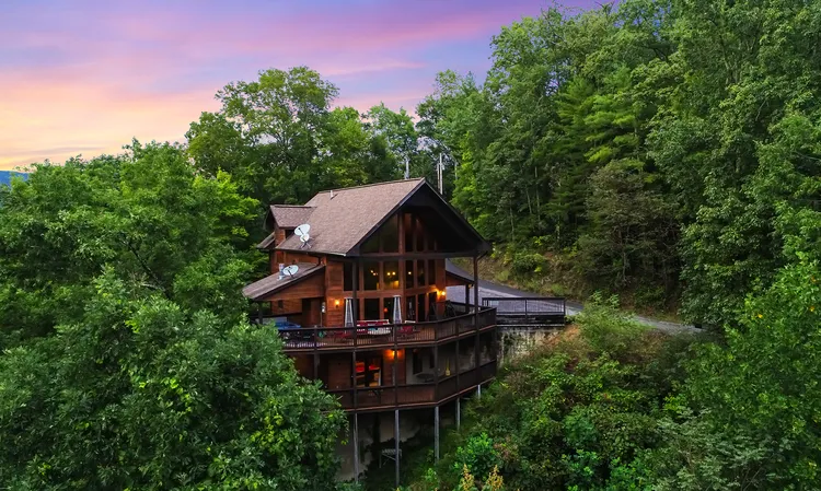 Livin on Mountain Time exterior