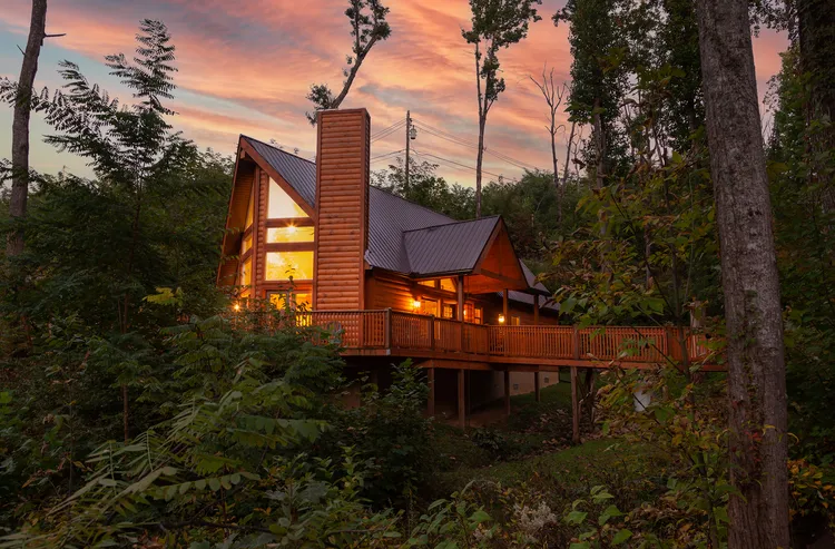 Creekside Manor exterior